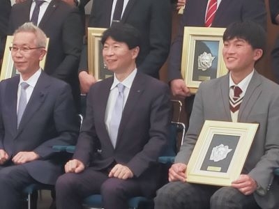 テニス部中西さんが岡山県トップアスリート賞を受賞