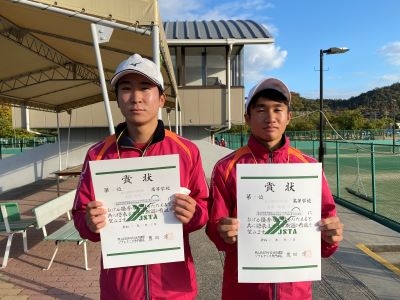 ソフトテニス部　岡山県新人大会で団体個人共に優勝!